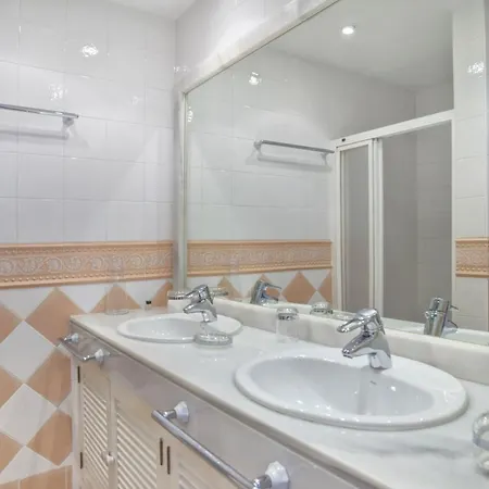 Elegant And Bright Elviria *beach *sea Apartment Marbella